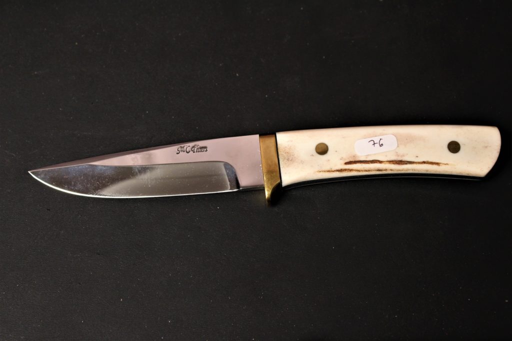 Couteaux anciens à manche en ivoire — doux août