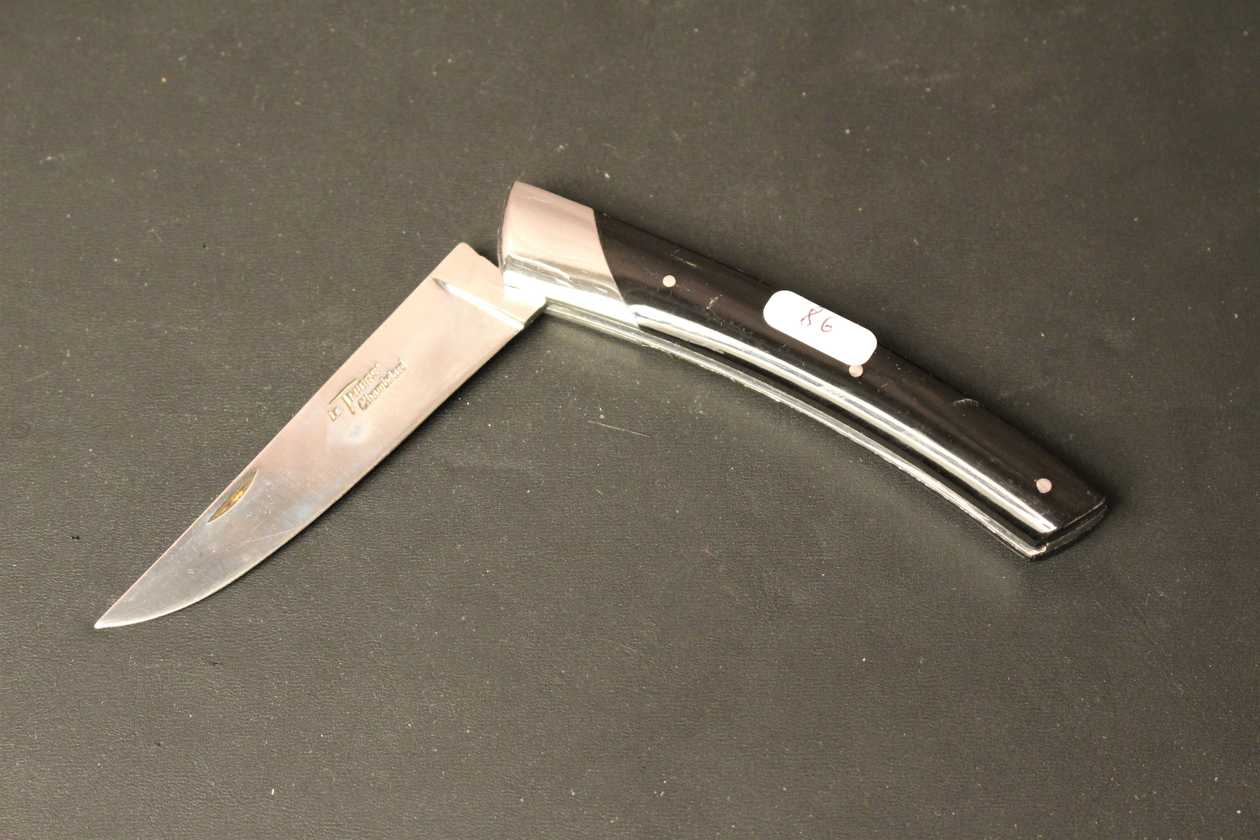 Mini couteau de poche 11 cm LAGUIOLE avec manche en corne blonde de buffle. 